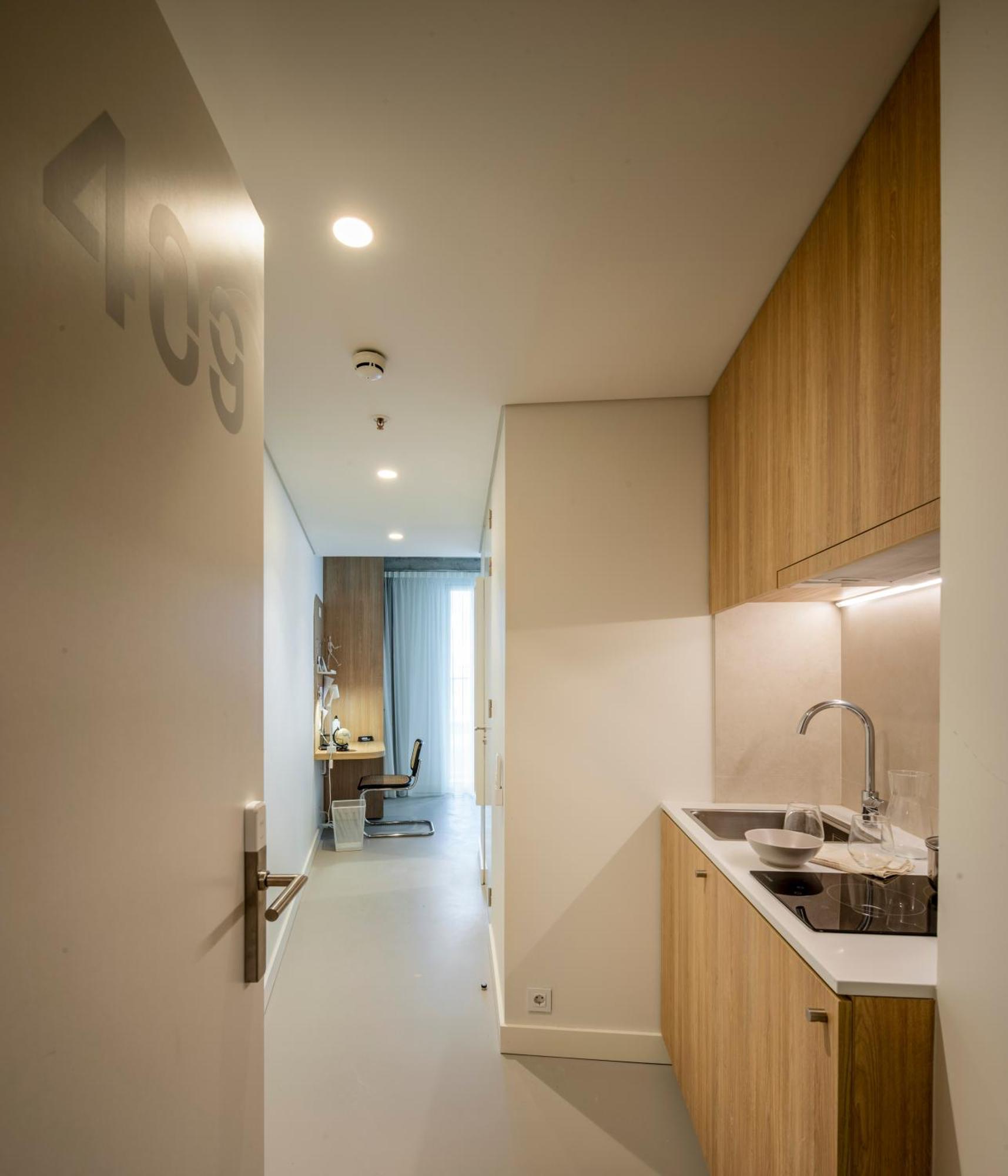 Micampus Porto Tower Student Residence Екстериор снимка